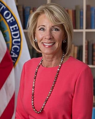 Retrato: Betsy DeVos