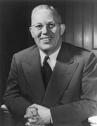 Retrato: Earl Warren