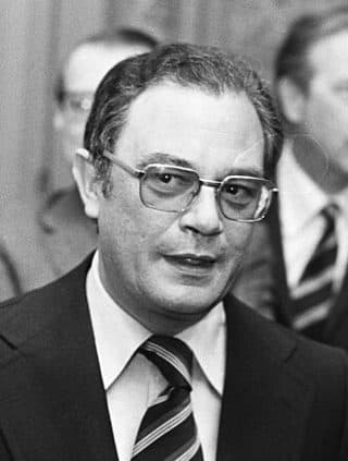 Retrato: Ernesto Melo Antunes