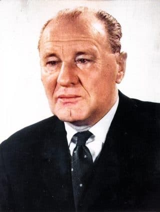 Retrato: János Kádár