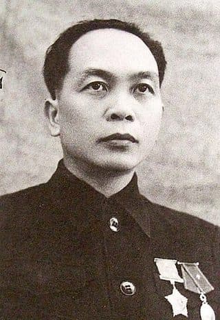 Retrato: Võ Nguyên Giáp